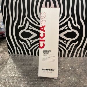 Dermafirm Cica Essence Toner - Centella Asiatica Leaf